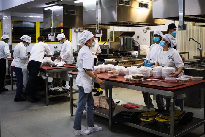 Archivo - Imagen de una de las actividades vinculadas a la convocatoria de ayudas CaixaBank Dualiza para centros de FP.