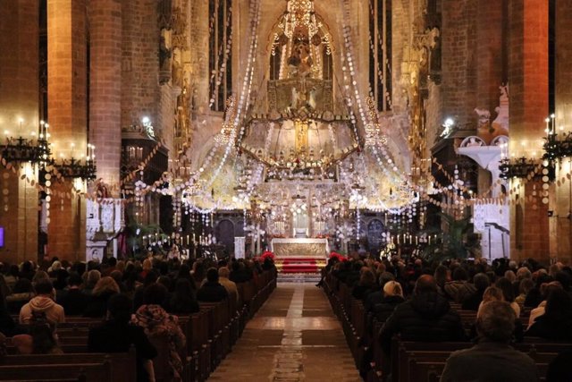 Archivo - Misa del Gallo en la Catedral de Palma el pasado 2020.
