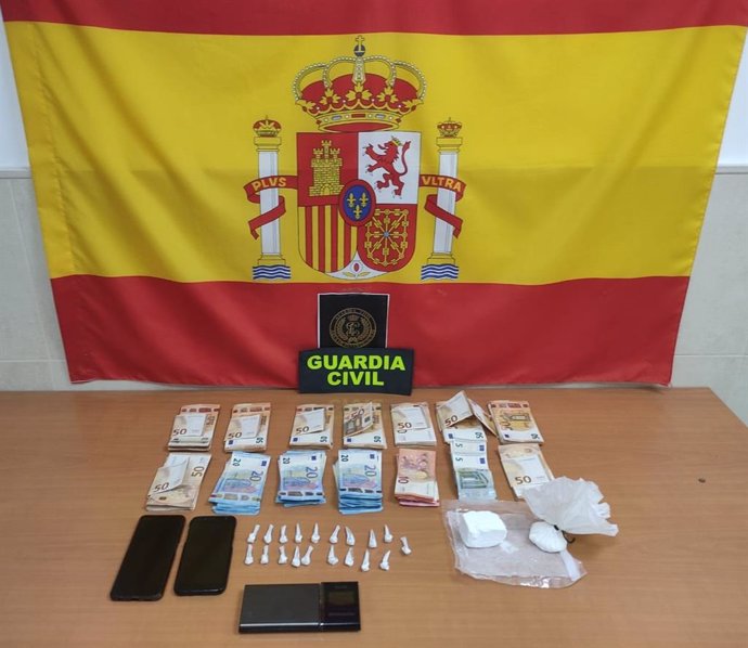Detenidas dos personas tras desmantelar un punto de venta de droga con servicio de 'telecoca' en Gelves (Sevilla)