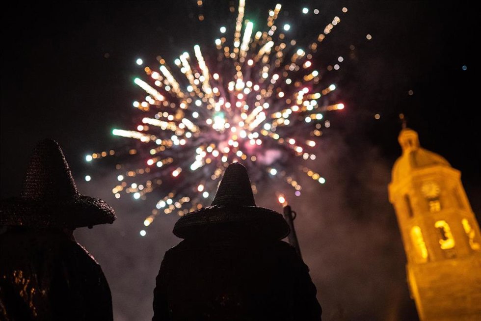 Archivo - Fuegos artificiales 