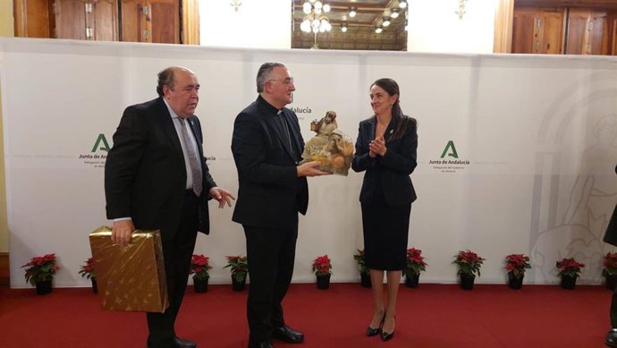 La Junta agradece a los Amigos del Belén que el XIII Pregón navideño se haya realizado en la Delegación