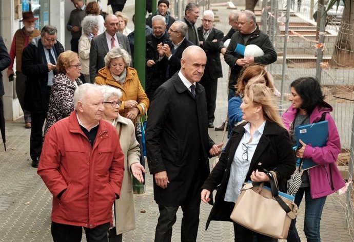 Sevilla reabre al tránsito calles de Rochelambert tras su renovación por 2,2 millones