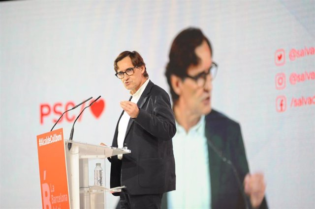 El líder del Partido Socialista de Cataluña (PSC), Salvador Illa, interviene en el acto de presentación de la candidatura de Collboni a la alcaldía de Barcelona por el PSC, en el Palacio de Congresos de Barcelona, a 11 de diciembre de 2022, en Barcelona.
