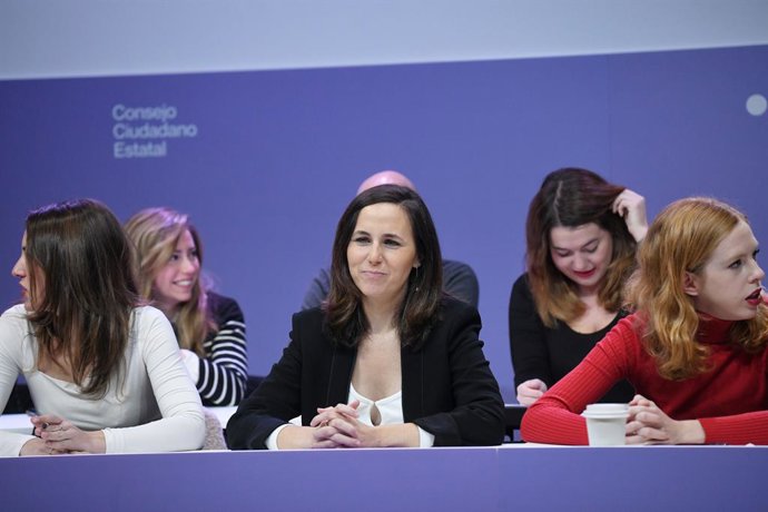 (I-D) La ministra de Igualdad, Irene Montero, la secretaria general de Podemos y ministra de Derechos Sociales y Agenda 2030, Ione Belarra, y la secretaria de Organización de Podemos y secretaria de Estado de la Agenda 2030, Lilith Vestrynge, en la reun