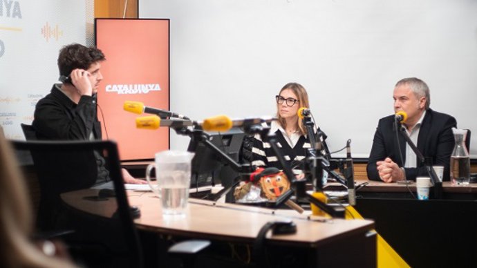 Roger Escapa entrevista a Catalunya Rdio la presidenta de la CCMA i del Patronat de la Fundació La Marató de TV3, Rosa Rom, i el director de Catalunya Rdio, Jordi Broda, en motiu de la Marató de TV3 del 2022