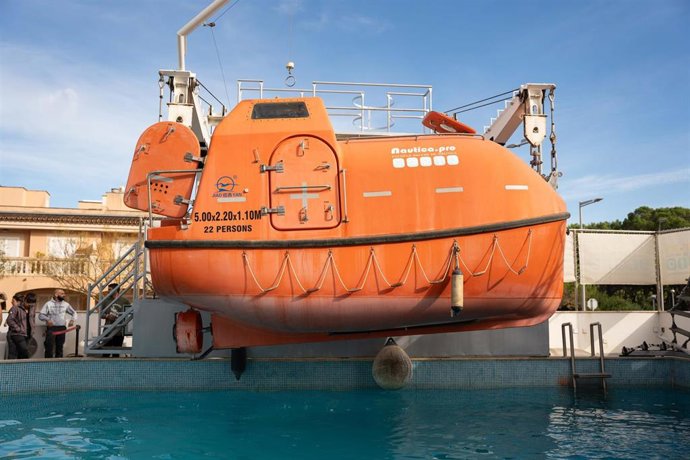 Curso de formación en el sector náutico.