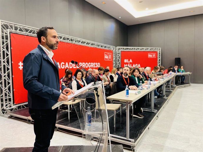 El secretario general del PSOE de Málaga, Daniel Perez, ante el Comite Provincial del PSOE de Mal