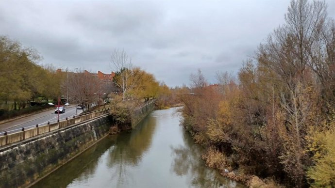 Ciudadanos reclama al Ayuntamiento la limpieza del cauce del río Bernesga a su paso por León tras las intensas lluvias