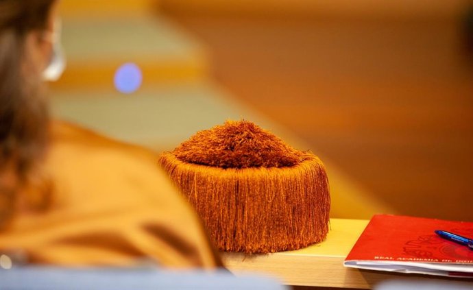 Imagen De Recurso De Una Ceremonia De Graduación En La ETSI Ingeniería Industrial De La UNED.