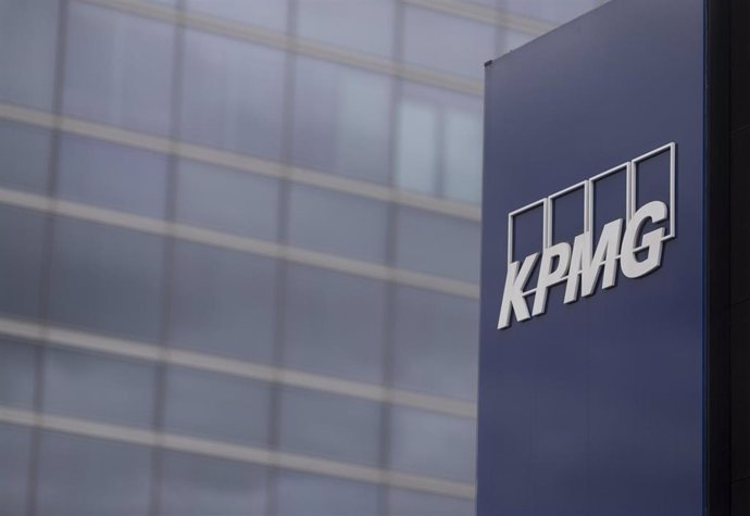 Archivo - Sede de Fundación KPMG en España situada en la Torre de Cristal, en Madrid (España), a 22 de febrero de 2021. 