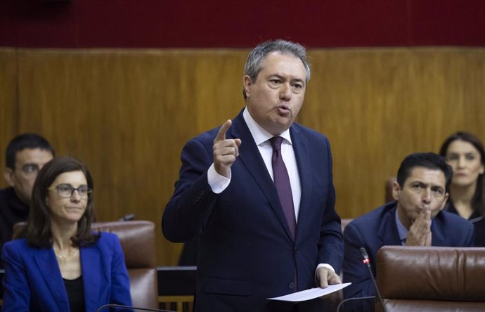 El secretario general del PSOE de Andalucía y presidente del Grupo Parlamentario Socialista, Juan Espadas, en una foto de archivo en el Parlamento andaluz.