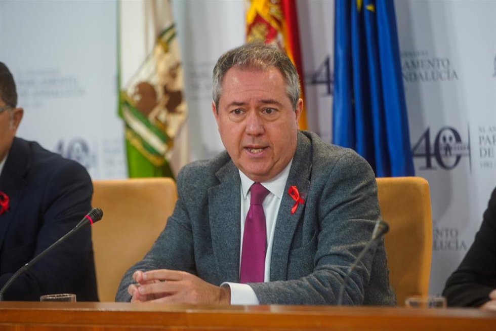El secretario general del PSOE de Andalucía, Juan Espadas, en una foto de archivo en el Parlamento andaluz.