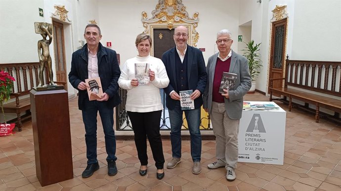 Acto de presentación de novedades de los Premios loterarios Ciutat d'Alzira