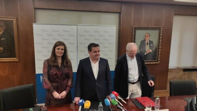 Elisa Seijo, Luis Antuña y Luis Martínez