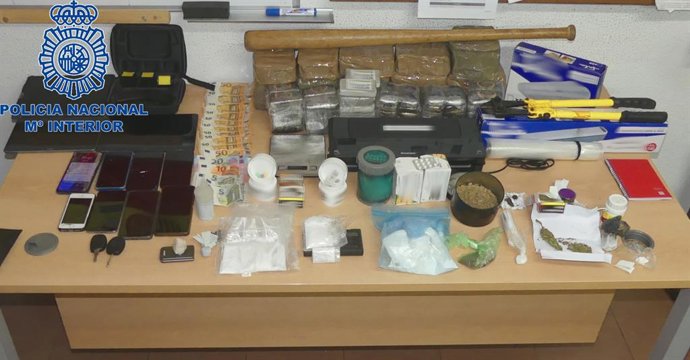 Desarticulado un grupo criminal dirigido desde Barcelona que traficaba con droga en Menorca