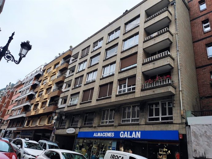 Archivo - Edificio de viviendas en Oviedo.