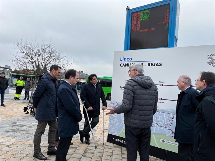 Inauguración de la nueva línea de autobús que une Canillejas y Rejas.