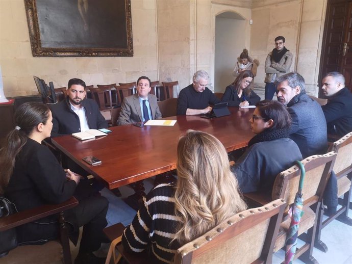 Ismael Sánchez, en la reunión con responsables del sector del comercio para abordar la liberalización de horarios.