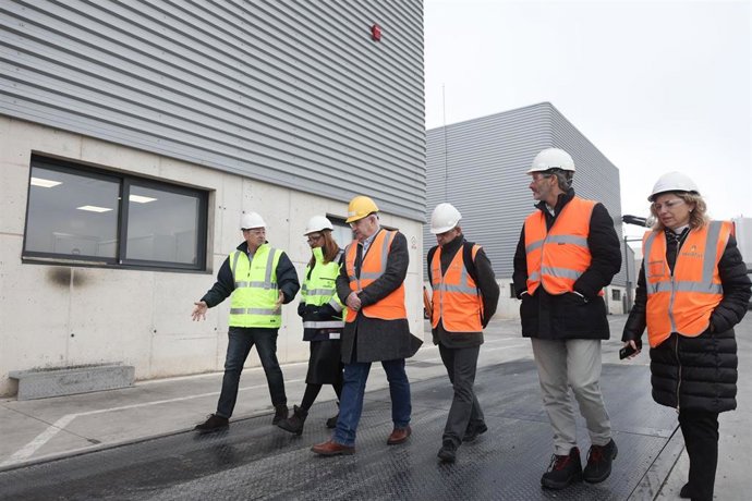 El vicepresidente José Mari Aierdi en su visita a la empresa Oleofat en la CAT de Tudela.