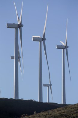 Archivo - Aerogeneradores del Parque eólico de Tronceda, en la Serra do Xistral, en la comarca de Terra Cha, a 22 de febrero de 2022, en Mondoñedo, en Lugo, Galicia (España). La nueva ley de eólicos que prepara la Xunta de Galicia genera malestar en mul