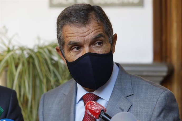 Archivo - El presidente del TSJA, Ceuta y Melilla, Lorenzo del Río, atiende a los medios en imagen de archivo
