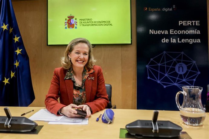 La vicepresidenta primera y ministra de Asuntos Económicos y Transformación Digital, Nadia Calviño, durante la reunión del Consejo Consultivo del Proyecto Estratégico (PERTE) de la Nueva Economía de la Lengua, a 16 de diciembre de 2022, en Madrid (Españ