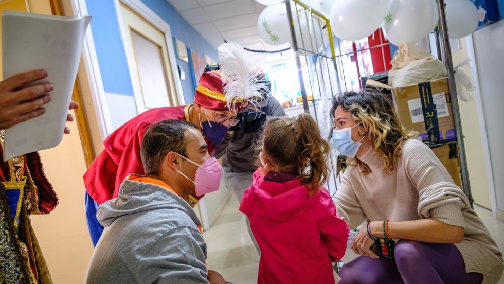 'La Caravana De La Salud' De Canal Sur Ha Hecho Parada Este Lunes En El Hospital Virgen Macarena.