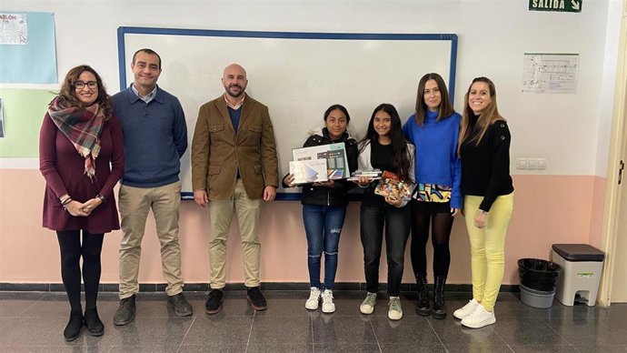 Ganadores de los premios del VII Concurso de Pintura convocados por Cementos Portland y Fundación Flacema.