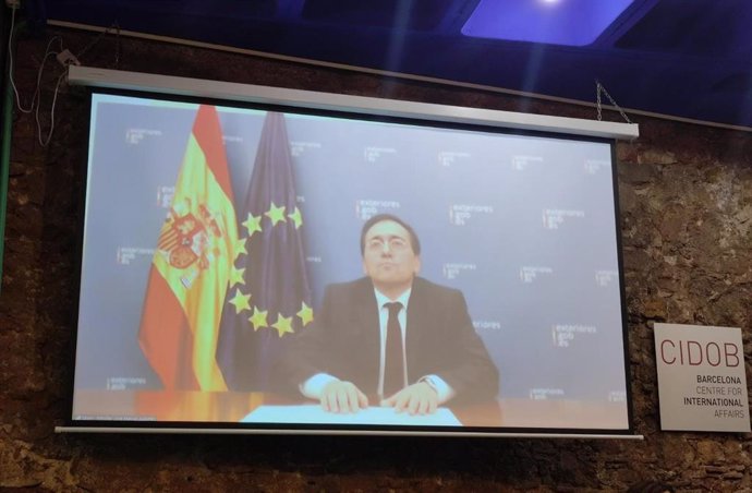 El ministro de Asuntos Exeriores, José Manuel Albares, en una intevención telemática en un acto del Cidob
