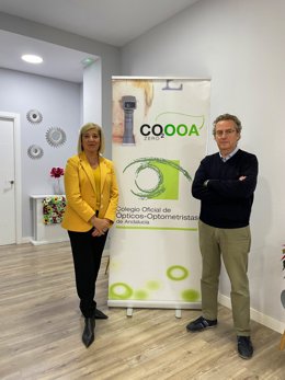 Blanca Fernández, presidenta del COOOA, junto a Francisco Agenjo, colegiado colaborador de ClimateTrade.