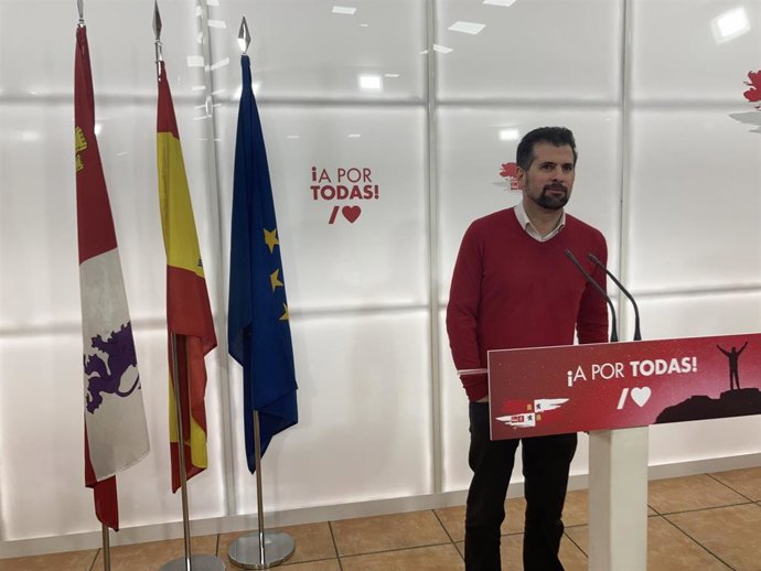 Tudanca, durante su comparecencia esta tarde en la sede del partido.