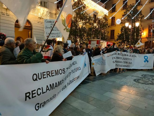 Concentración en Granada para reclamar transparencia en el proceso de la Agencia de Inteligencia Artifificial
