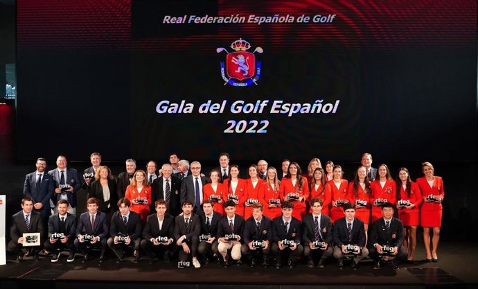 Foto de los premiados durante la Gala del Golf Español 2022