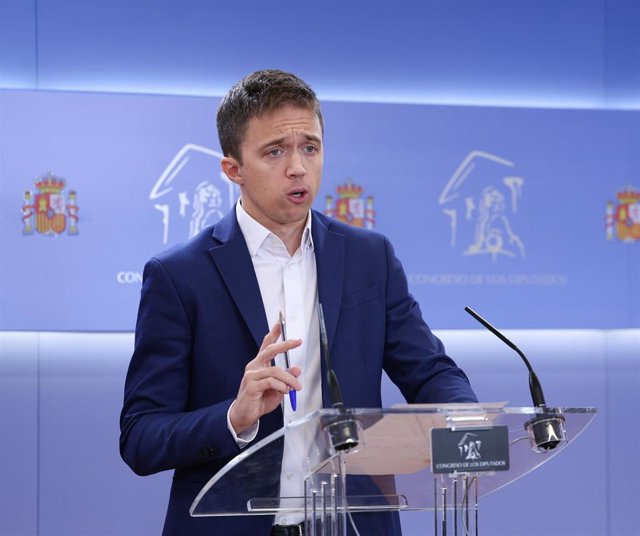 El líder de Más País, Íñigo Errejón, ofrece una rueda de prensa antes de participar en la Junta de Portavoces del Congreso de los Diputados, a 29 de noviembre de 2022, en Madrid (España).
