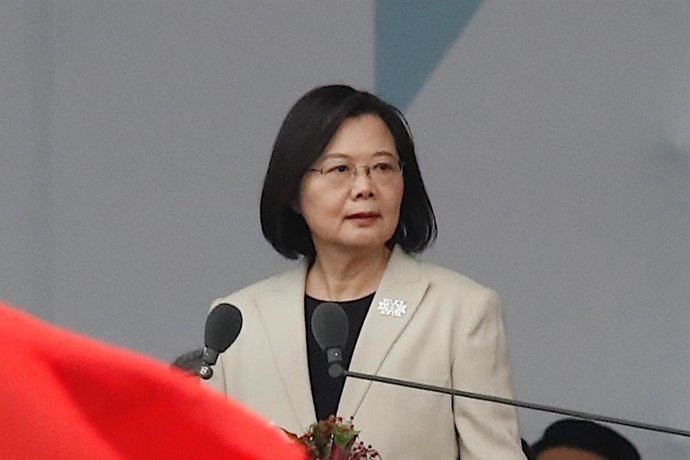 La presidenta de Taiwán, Tsai Ing-wen, pronuncia un discurso durante las celebraciones del Día Nacional