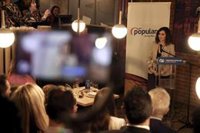 Ayuso acusa al Gobierno de "agredir directamente a magistrados" y de que haya que elegir "entre democracia y Justicia"