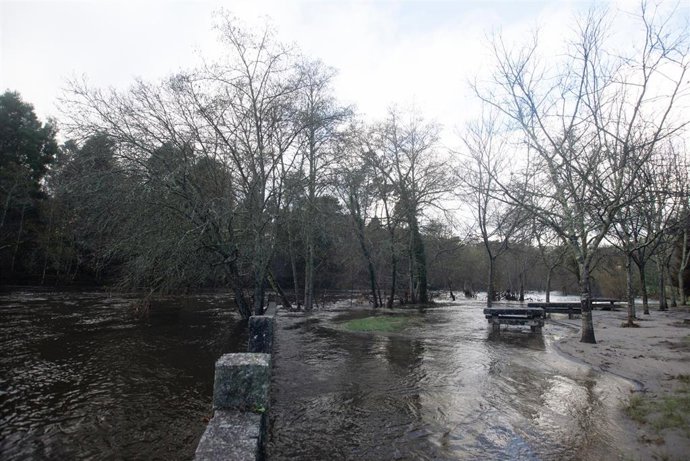 Se desborda el río Tea en Mondariz (Pontevedra)