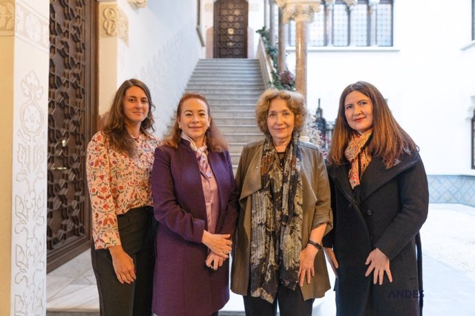 De izquierda a derecha: Thas González, dra. María Fernanda Espinosa, dra. Ann Keeling y dra. Helena Legido-Quigley