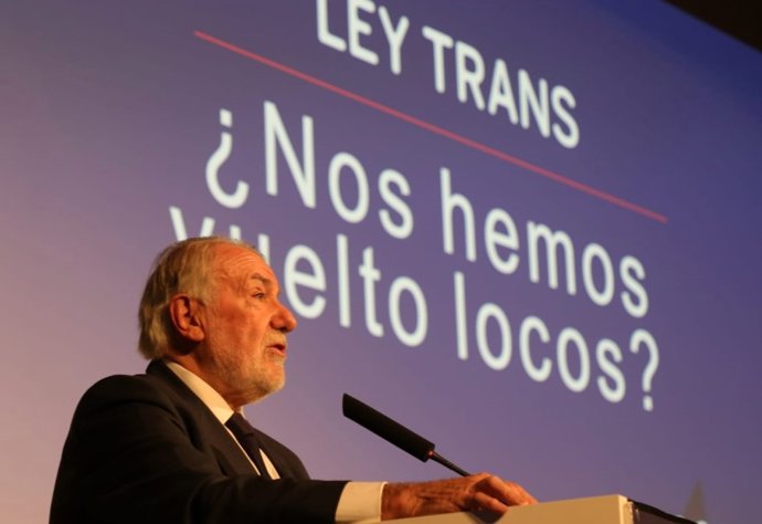 Jaime Mayor Oreja en un acto sobre la Ley Trans.