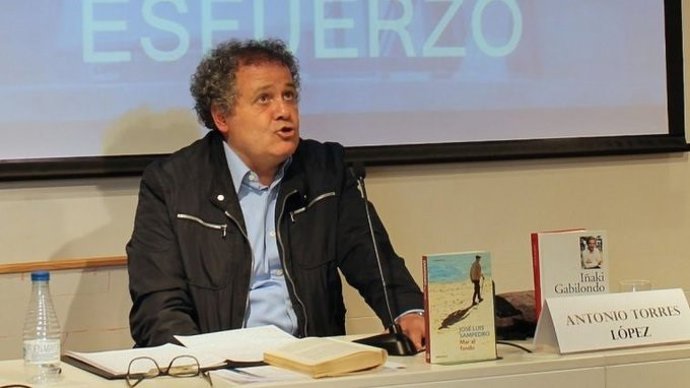 El excandidato a la presidencia de la RFEF Antonio Torres, condenado a un año de cárcel por injurias a Luis Rubiales.