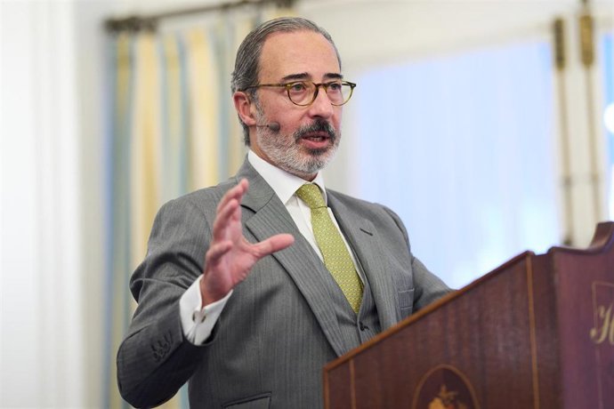 El consejero delegado de Nortegas, Javier Contreras, interviene en el Foro SER Cantabria