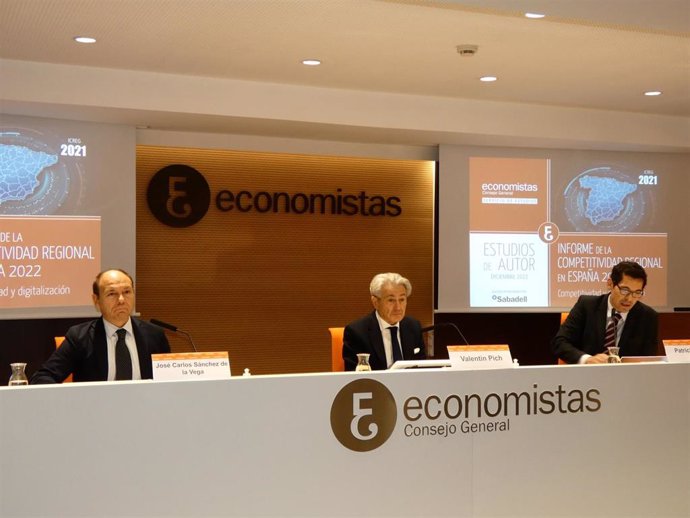 El Consejo General de Economistas ha presentado el Informe de la Competitividad Regional en España 2022, este martes, 20 de diciembre de 2022.