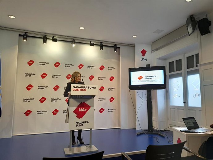La portavoz de NA+ en la Comisión de Salud del Parlamento de Navarra, Cristina Ibarrola, en la rueda de prensa