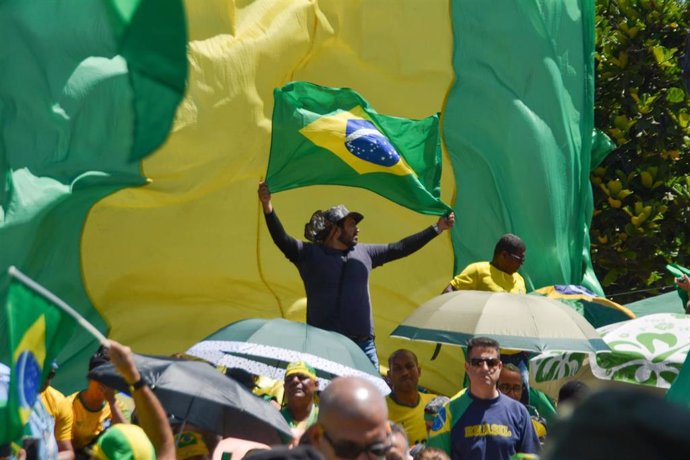 Seguidores de Jair Bolsonaro protestan en Río de Janeiro por su derrota en las elecciones.