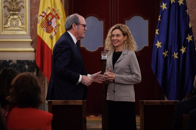 El Defensor del Pueblo, Ángel Gabilondo y la presidenta del Congreso, Meritxell Batet, durante el acto del 40 aniversario de la Institución del Defensor del Pueblo, en el Congreso de los Diputados.