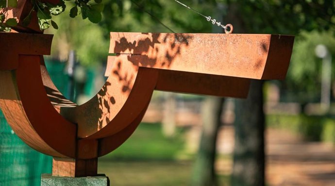 Una de las esculturas del museo al aire libre del Parque del Príncipe en Cáceres