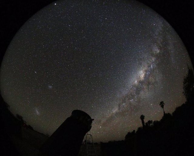 Imagen del cielo nocturno sobre Namibia