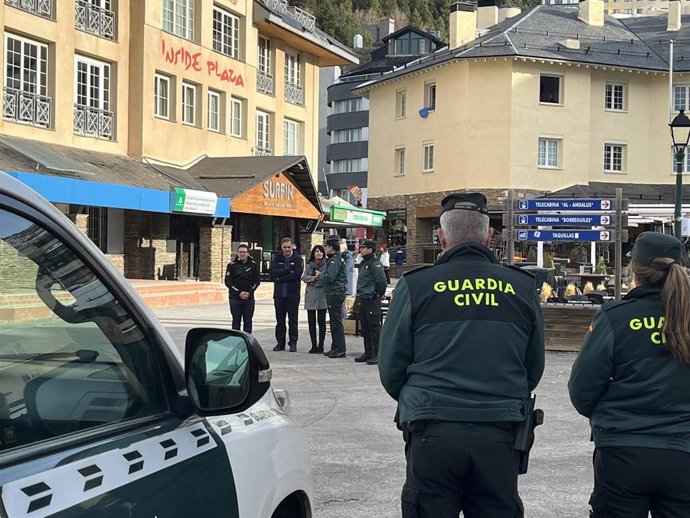 Presentación del plan de actuación 22-23 de la Guardia Civil en la estación de esquí de Sierra Nevada