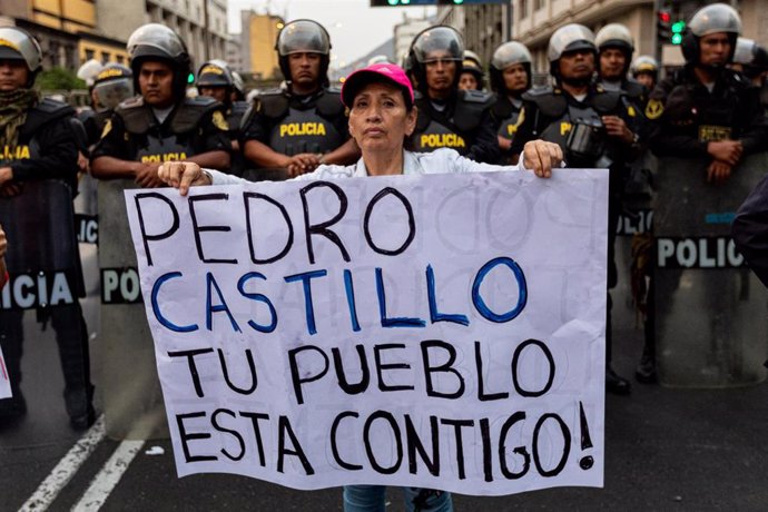 Concetración en apoyo del destituido presidente de Perú, Pedro Castillo, en Lima.