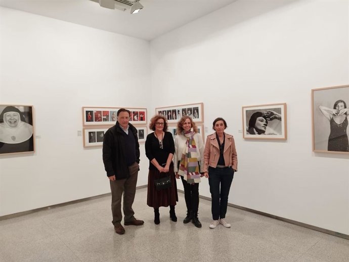 Inauguración de la exposición 'Gloria Rodríguez. Fotografía' en la Sala Atín Aya, que podrá verse hasta el 19 de febrero.